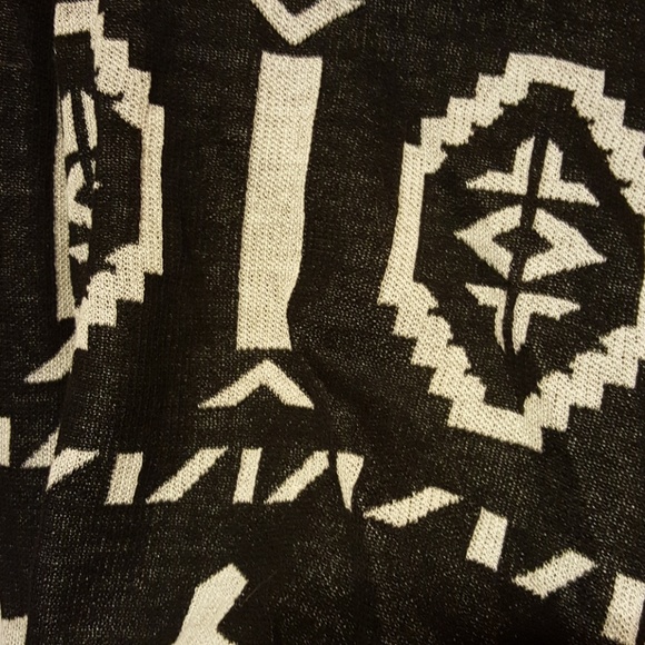 Tribal cover up - Picture 2 of 3